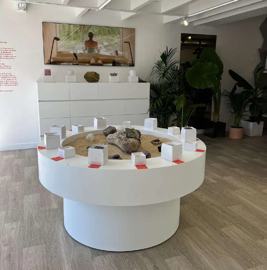 Présentoir rond en Solid Surface